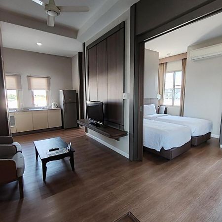 J Park Hotel - Sha Extra Plus Chonburi Exterior photo