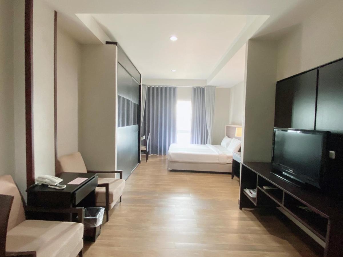 J Park Hotel - Sha Extra Plus Chonburi Exterior photo